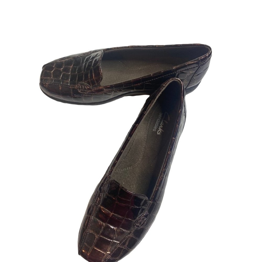 Clarks bendables brown faux croc slip on loafer size 7M